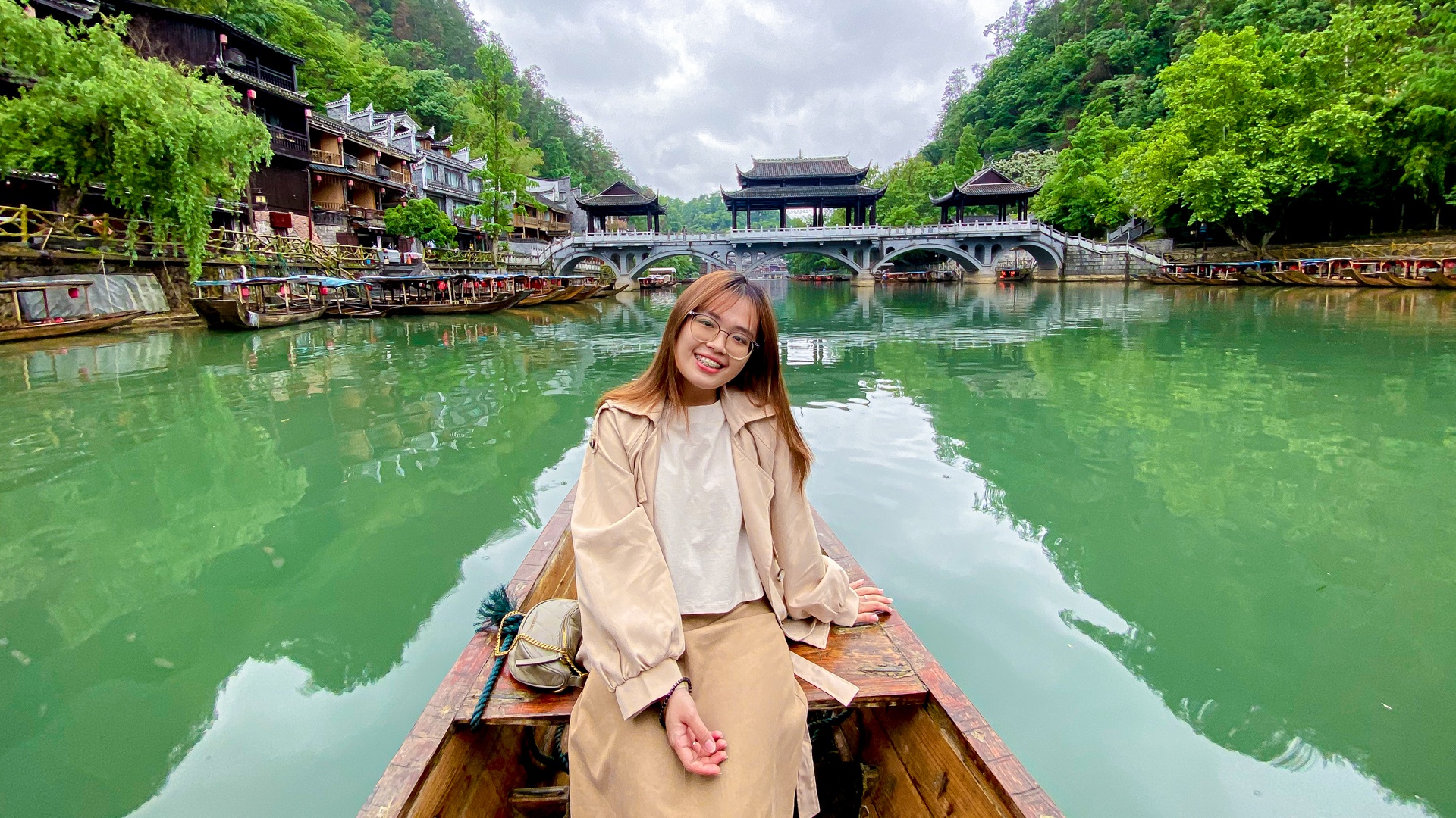 Tour Trung Quốc: Phượng Hoàng Cổ Trấn – Phù Dung Trấn – Trương Gia Giới Tuyệt Đẹp